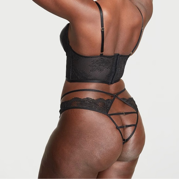 Fishnet Floral Open back Panty - Picture 3 of 5